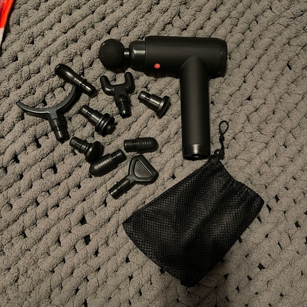 massage gun with alternate pieces